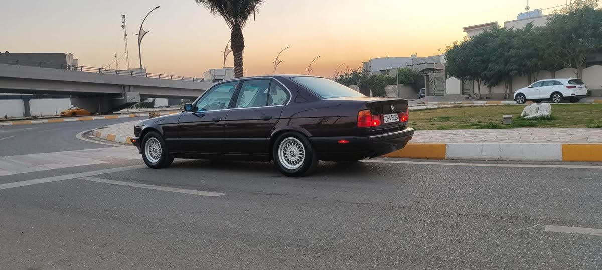 بي ام موديل 93 سياره فول فول بس مو سلايت بجم عريض دوخل جلد + صاج بلادي اصل سياره 525iA رقم اربيل دولي شنويه لحد 31 بي دفتر بنزين بسمي سياره قفل مركزي باو شنتر لوك برده خلفي بلادي كلها بشرط بيع سباره بدون ضرر مكان سياره كركوك حي عسكري اتصل 
‭0770 106 4868‬ كركوك, العراق
