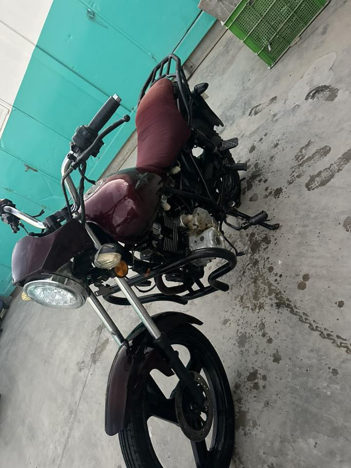 سلام عليكم دراجة هويشة للبيع اوراق اصلي بسمي موديل ٢٠١٣ دراجة معمرها على ايدي كلة جديد كهربايات تايرات كلة جديد نضيفة سعر ٦٠٠ الف العنوان كربلاء حي النصر
 رقم الهاتف ‭٠٧٨٦ ٣٥٥ ٩٥٨٨‬
