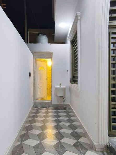 مكتب عقارات الاكرم
‼️بيت للبيع‼️
📐المساحة٢٠٠م  طابق ونصف
🔴 التفاصيل الطابق الاول غرفتين استقبال صاله مطبخ حار بارد صحيات داخلية وخارجية
الطابق الثاني غرفة كبيرة 10x5 مع صحيات 
📍العنوان البصرة شط العرب الجزيرة باب الهوى 
💸💵السعر ١٢٠ قابل للتفاوص.
الاتصال على الأرقام
***********
***********
***********
