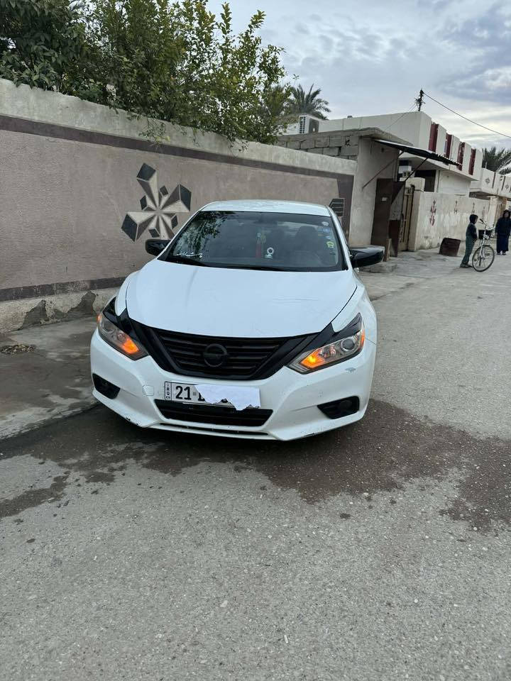 التيما 18 SR وارد امريكيً بدون دواخل بدون ايرباك السونار كدامك ماشيه 134 سنويه رقم جديد ب اسمي تحويل وكاله محرك كير ب شرط 133 و بيها مجال ***********
