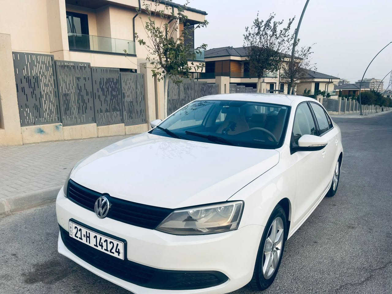 ڤۆلکسواگن جیتا 2012
مەکینە ۲٠ بێ تۆڕبۆ مەرغوب گێڕ عادی و ئۆتۆماتیک تەبرید مەرکەزی تەجیل شاشە
ئاوێنە ئیشارەت ئاوێنە کارەباو هیتەر
سەنەوی تا ۲۹ تازەیە بەناوی خۆمەوەیە
گێڕو مەکینە بە شەرت
چەمەلغی پێشوە لای سایەق بۆیاخە

سعر لە کۆمێنت داوابکە ڕاستەخۆ بۆت دیت 📩 

دەرگای سەکن پێشەوە نیوەی بۆیاخە 
دو بست سەر دۆسەی دواوە

ژمارەی خاوەنی 
***********
