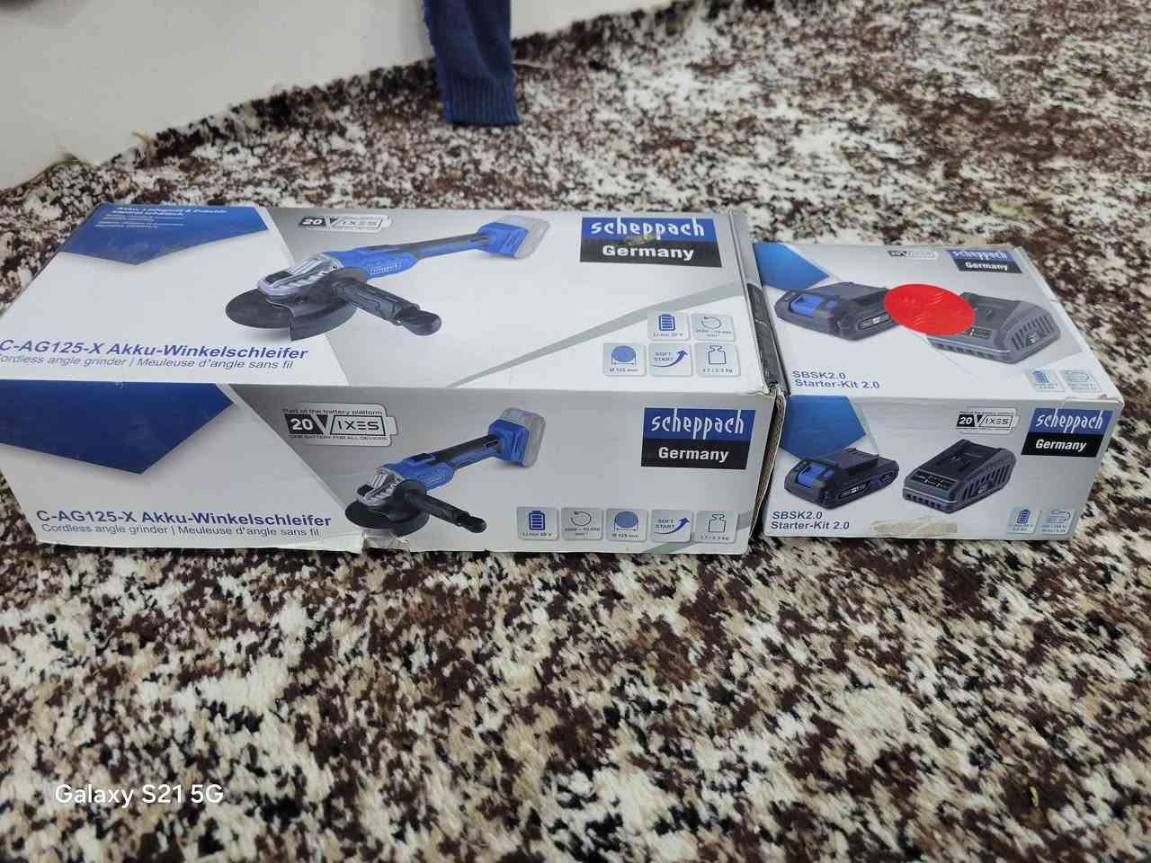 كوسرة شحن الماني ماركة اسكبج جديد لوك لوك بالكارتون ٢٠ فولت مع بطارية وشاحنة جدد لوك للبيع السعر ١٥٠ الف واصل المراسلة على الواتساب***********
