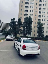 سياره اكسنت 2011 الشكل الرياضي خليجي سياره جديده ونضيفه بيها صبغ قطعتي...