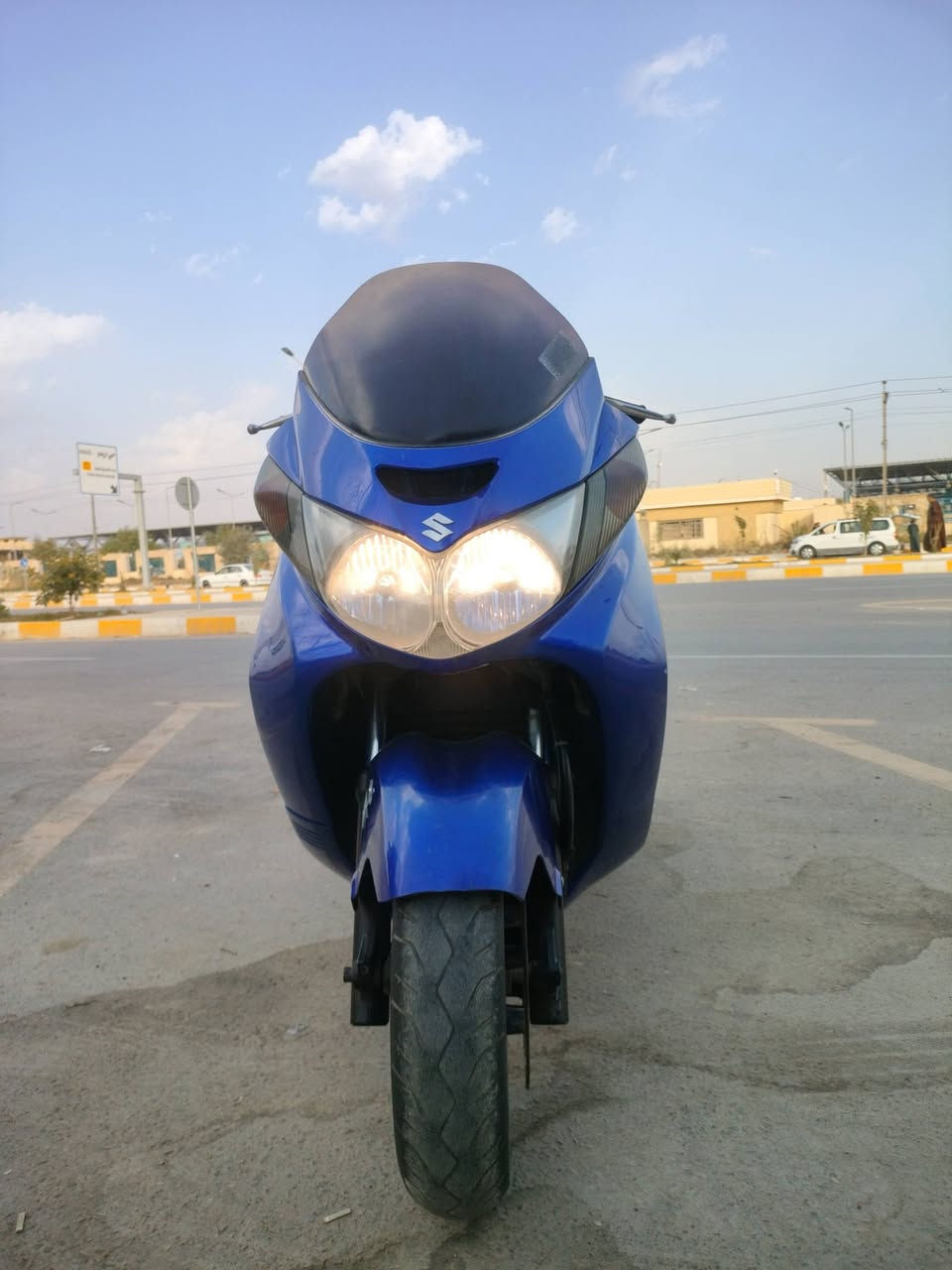 سلام عليكم 
للبيع او مراوس 
الدراجه جديده ماشيه 30 الف بس كامله مابيه نقص 
المكينه والكير مكفوله مامفتوح بيه برغي 
السعر 900 المكان ناصرية مركز 
للتواصل اتصال او واتساب 
***********
