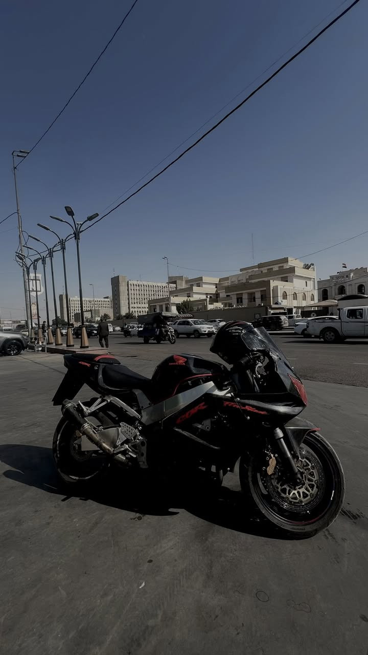 سلام عليكم
شباب دراجة CBR 929 rr
ترايك وين متريد من زاخو للفاو 
دراجة كفاله عامه من تاير لتاير 
تجي تفحص وجيب فيتر وياك عل ضمان 
دراجة مدفوع كمرك 
مكانها بغداد المدينه 
سعر الدراجة 25 ورقة وبيها مجال مال جية 
رقم ***********
