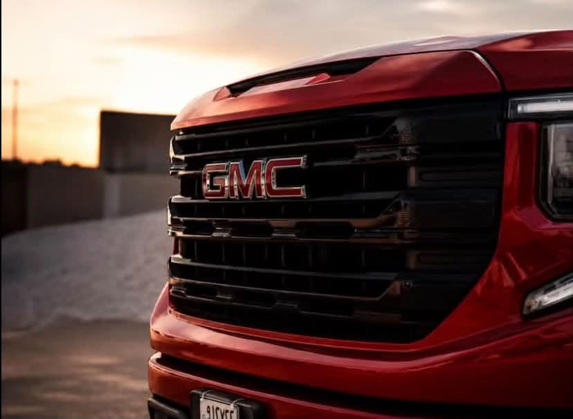 🛑 للبيع: جيمسي سييرا (GMC SIERRA K1500) موديل 2024
 الفئة: Elevation (الفيشن)
 المحرك: 4 سلندر 2700 تيربو (اقتصادي وقوي)
 نظام الدفع: رباعي AWD 4*4
 المسافة المقطوعة: 19 ألف مايل فقط
 الوضعية القانونية: السيارة بدون رقم، تترقم كل المحافظات (حسب رغبة المشتري).
🌟 المواصفات والميزات:
 كير تعليق.
 كشنات كهرباء.
 رادارات كاملة (رادار أمامي + رادار خلفي).
 نظام تحديد مسار.
 تحكمات ستيرن كاملة + مثبت سرعة.
 لايتات زنون بلادية.
 صندوق خلفي كهربائي.
 البدي: باب طويل، بدي قصير (المرغوب ).
💥 تفاصيل الحادث والضرر (بكل أمانة):
 (موضح بالصور).
 الإيرباكات: السيارة بدون إيرباك، إيرباكاتها سليمة 100%
🎥 السيارة جديدة وريحة الشركة بيها، وجاهزة
📍 مكان التواجد والسعر: (ديالى بعقوبة السعر 325$ )
📞 للتواصل والاستفسار: ( ***********)
