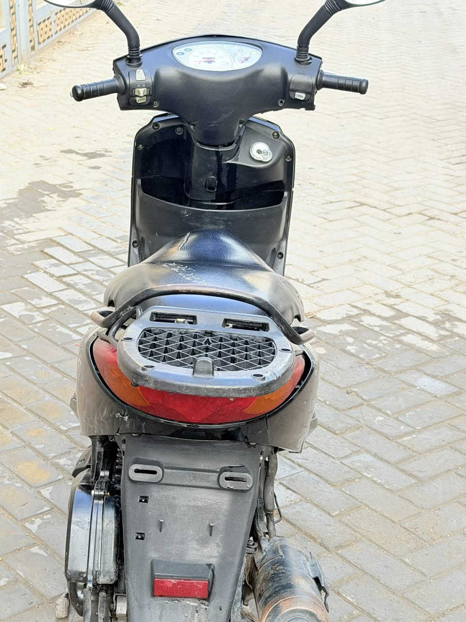 السلام عليكم
بريز للبيع الدراجه خير من الله 
لا تنقيص لا تبخير لا نضوح محرك مكفول 
الدراجه نوزل  نقص بيه فقط الحوض مال جنطه 
ترايك وين ميعجبك 
#السعر 675وبيه مجال بسيط


**إذا كنت صاحب هذا الإعلان وتريد حذفه لأي سبب، رجاءا أرسل رسالة إلى الدعم الفني**