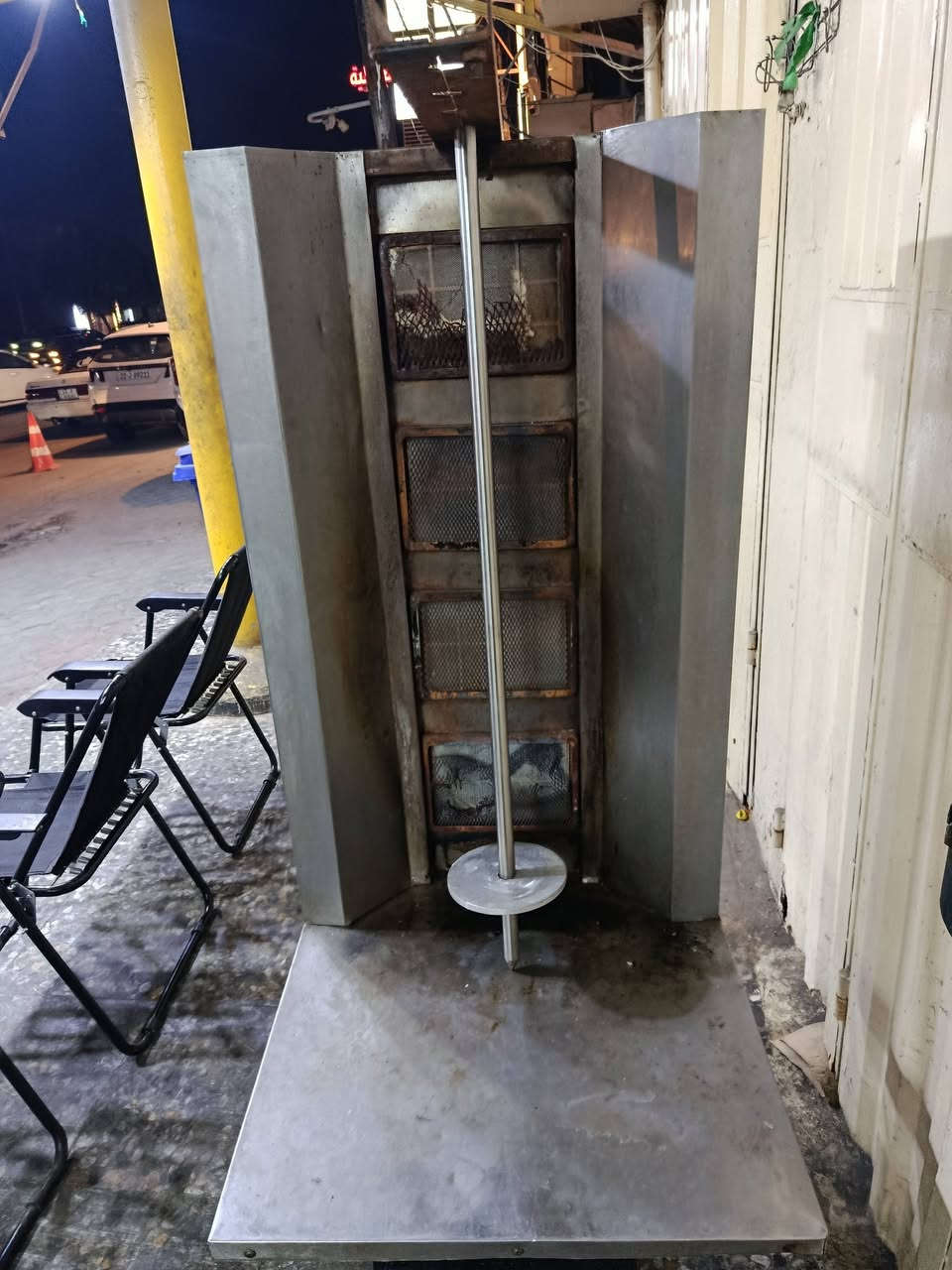 السلام عليكم
شواية كص اربع عيوني تركي نوعية ممتازة واستعمال جداً بسيط كاملة شواية وشيش وقرص الأربع عيون شغالات بس عين وحدة تشتغل مابيها شي بس ضعيفة مكاني كربلاء السعر 150 وبيهة مجال للشراي


**إذا كنت صاحب هذا الإعلان وتريد حذفه لأي سبب، رجاءا أرسل رسالة إلى الدعم الفني**