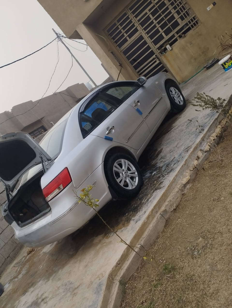 السلام عليكم سوناتا  موديل ٢٠٠٩رقم سليمانيه كوري محرك الفين جديد سنويه جديده ارقام جديده لون سلفري تخم تاير تبريدثلج تدفئه شغاله بيها منضومة غاز سياره مكفولة عدا صيغ بل باب الخلفي بدون دواخل مبايل ***********مبايل***********سعر١٠٥مكاني حفريه تاج الدين عليه السلام
