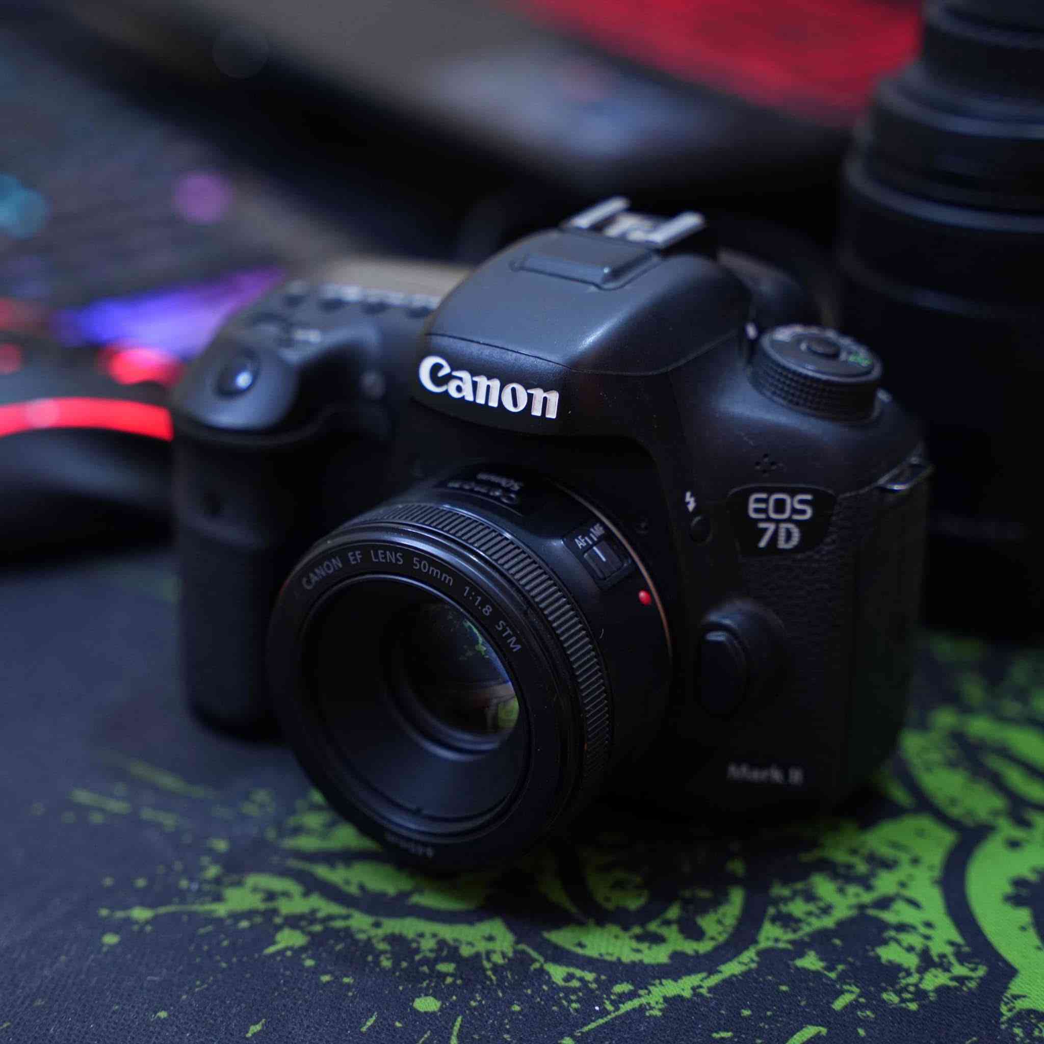 جديدة بالباكيت
7d mark 2 
عدسة 50_1.8
عدسة 135_18 
بطاريات ٢ 
شاحنة 
رام 
كارتونة 
ولكتلوكات مالتها بجيس 
ب٨٥٠ الف قفل


**إذا كنت صاحب هذا الإعلان وتريد حذفه لأي سبب، رجاءا أرسل رسالة إلى الدعم الفني**