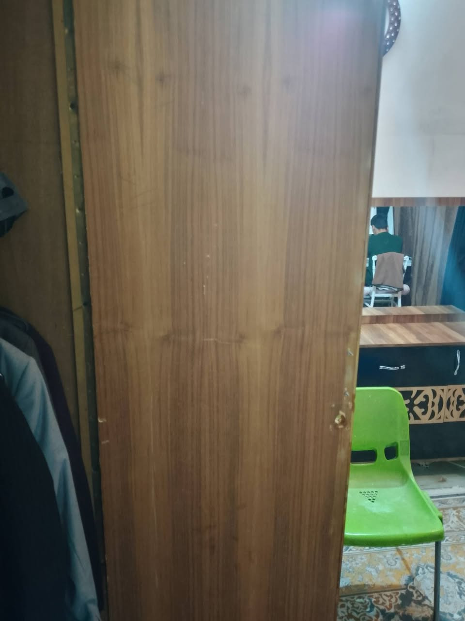 كنتور خشاب صاج تزكام نضيف جدا 5   بيبان السعر 250 الف قفل مابيه مجال الرقم***********6. للتصال
