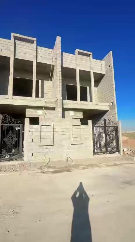 � #عروض #مكتب #دانيه# للعقارت 🏡
📍 الموقع: الموصل-التعليم-العالي]
⚡هيكلين-توام-للبيع-جمعية-النفط-طابقين
📐 المساحة:[110-متر- واجهة-5]
🛏️ عدد الغرف: [3- غرف نوم ]
🛁 عدد الحمامات: [2-حمام ]
🍽️ مطبخ + كراج + سطح 
✨ يقعان-يقع-على-شارع-بعرض-12-متر
✅ بناء-حديث2026
✅ صنف اللعقار-وصل-جمعية-النفط

💸 السعر: [ يُذكر عند التواصل / او الاتصال ]
I 
📞 للاستفسار والمعاينة اتصلوا بنا على الأرقام التالية
*********** اسيا
*********** كورك
📍 موقع المكتب سايدن التعليم العالي 
📍 الموصل – وقرب مجمع الغز 
✨يرجه -متابعه -الصفحه-الصلكم-كل- مهواجديد
📌 نستقبل كافة العروضات داخل أحياء الموصل 

#عقارات_الموصل #دار_للبيع #الموصل #بيت_للبيع #مكتب_دانيه  #للعقارت   #فرصة_عقارية #الموصل
