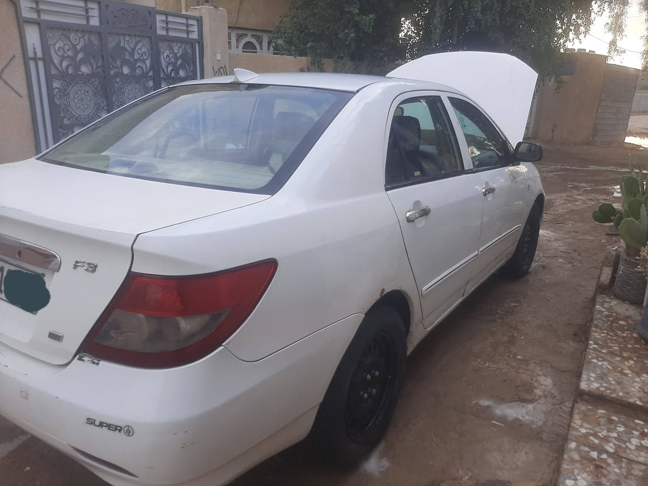 السلام عليكم.اف ثري 13رقم دولي تحويل مباشر تخم تاير وباتري جدد صدر جديد دواخل نضيفه فتحه سنتر لوك حساسات مري سيارة جاهزة مكينه كير كهربائيات تبريد بدون حادث او تبديل سيارة بلادية بيها رشات خفيفه صبغ بالباب مكاني الكوت للاستفسار *********** السعر 48
