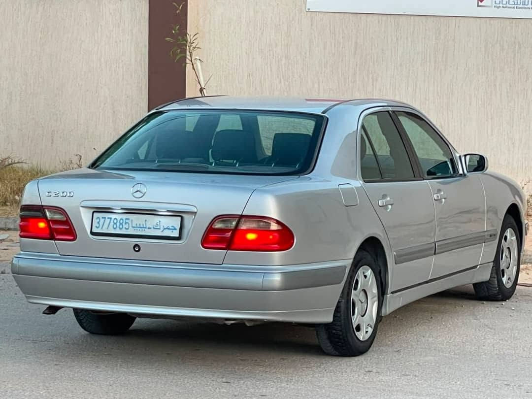 رقم التواصل 0917037458 ☎️
بسعر 23800 دينار 
•°• بسم لله  تبارك الرحمن 

الـنوع :   عيون MERCEDES_BENZ   🇩🇪 ✔️

اللون: رصاصي ✔✅

تكييف:  مكيفة ❄✅

استيراد الماني حديث  💯

سعـة المحرك. .  200.C. 🔥

سـنة الصـنع : 2002

الحـالة :    مُمتَــٰـازَة ✅💯💯

محرگ وكمبيو وصالة 10/10  🌟💯💯

العيـوب :    لا يوجـدْ بإذنِ الله💯💯

المسـافة المقطـوعة. 148

نـاقل الحـركة :  تماتيك  ✅

الاميره الصورة توضح..

نـوع الوقـود : بنزيــن - Gasoline
  /مكان/.طرابلس

 طـريقـة الدفـع : گـــاش - Cash 💰
سيارة درجه اولى___________
سعرها 🔥🔥.,  23.800
للإستفســار أگـــثــر ↘️⬇️↙️

رقـم الهـاتف 0917037458


**إذا كنت صاحب هذا الإعلان وتريد حذفه لأي سبب، رجاءا أرسل رسالة إلى الدعم الفني**