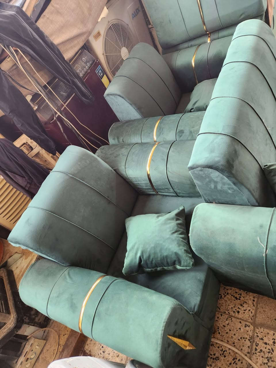 تخم عراقي للبيع 10 مقعد السعر 250 للاستفسار الاتصال على الرقم ***********
