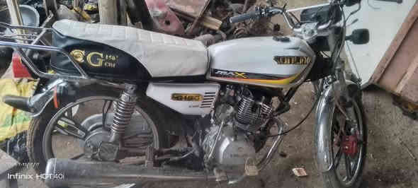 ايراني مديل ٢٣ نكره سلف نضافه جدام العين مكاني الضلوعيه الامين تقاطع المطار السعر ب٦٠٠ وبي مجال الشراي يتصل ***********
