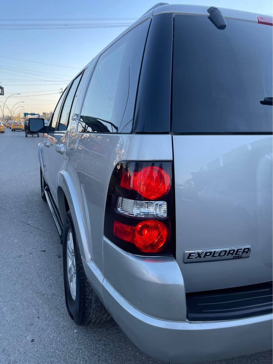 سلام عليكم اخوان سياره فورد اكسبلور موديل ٢٠٠٨ سياره كفاله عامه مكينه وگير بدون صبغ بدون تعديل ملاحظه جم رصعه بي سياره ٧مراكب تبريد مركزي سياره للبيع فقط مكاني كركوك سياره فول مواصفات بس بدون فتحه اربع تايرات جديد *********** كركوك, العراق
