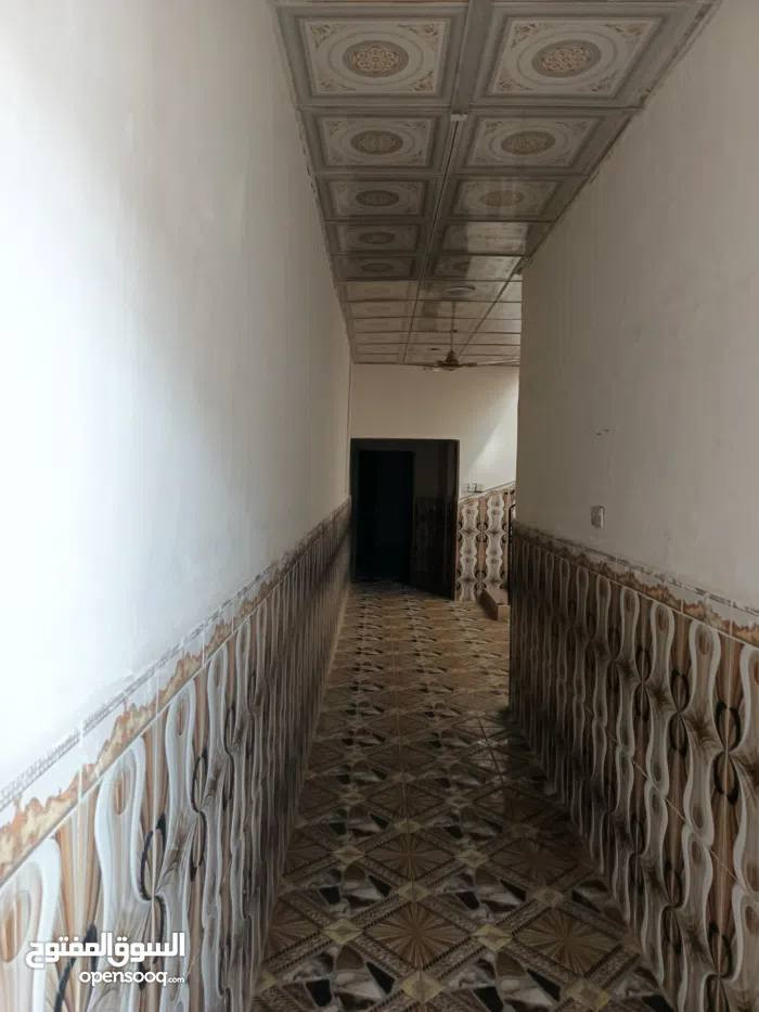 بيت للأيجار في الامن الداخلي المساحه 125م يحتوي ع 2غرفه وصاله وصحيات و مطبخ البيت معزول وحده ارضي . السعر 400قفل
الاستفسار
***********
