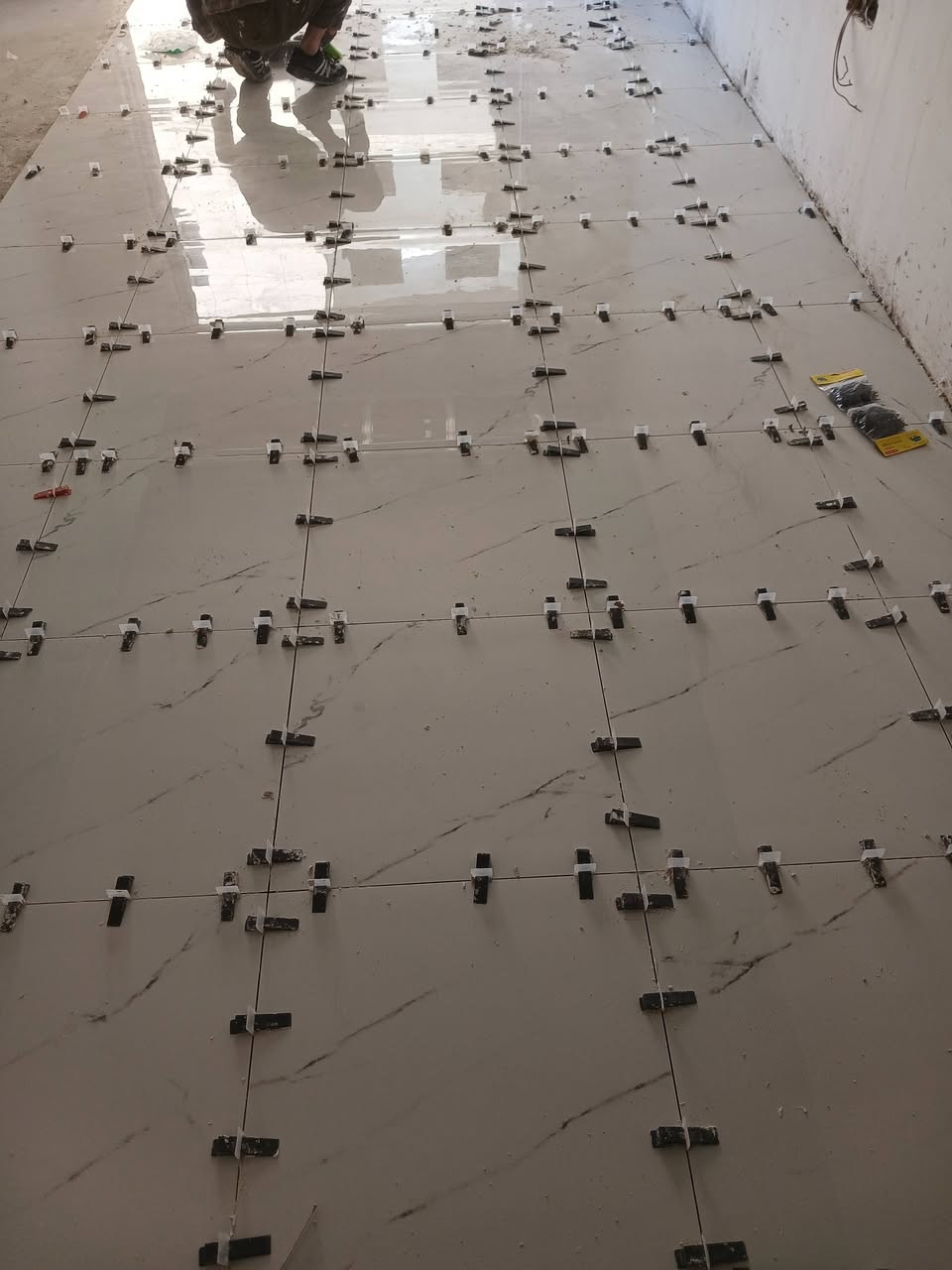 السلام عليكم كادر سراميك مصري وكاشي ومرمر وبورسالين وبايات شغل درجه اولي ع الليزرر الاعظميه بغداد متفرغ حاليا
الرقم به وتساب ***********
