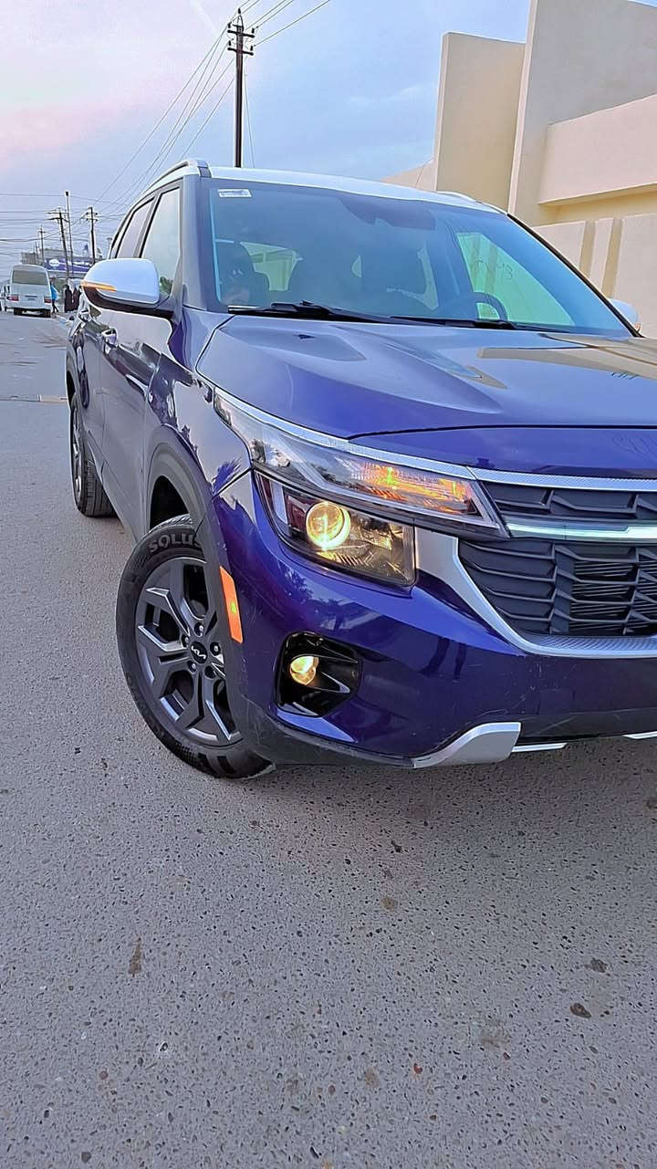 السلام عليكم كيا سيلتوس موديل ٢٤ وارد امريكي
بدون ايرباك كلها سليمه 
نص فول 
بصمة 
رادارات جانبية وخلفيه واماميه 
اشاير بالمري ولدات 
لونين القماره بيضه 
مكينة ٢٠٠٠ دوش المرغوب 
سياره جديده 
مصبوغ بنيد وجاملق 
بدون رقم منفيس موجوده بغداد حي اور 
معروضه ب 152$
الاتصال. ‭٠٧٧٣ ٦٨١ ١٠٤٣‬
