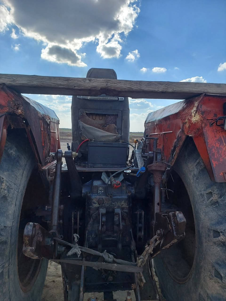 سلام وعليكم  عنتر 80للبيع موديل 81جاهز للكراب اي نقص مابيه... رقم وسنويه واسط بدون تحويل  السعر 5ملايين. ذي قار الفجر ***********
