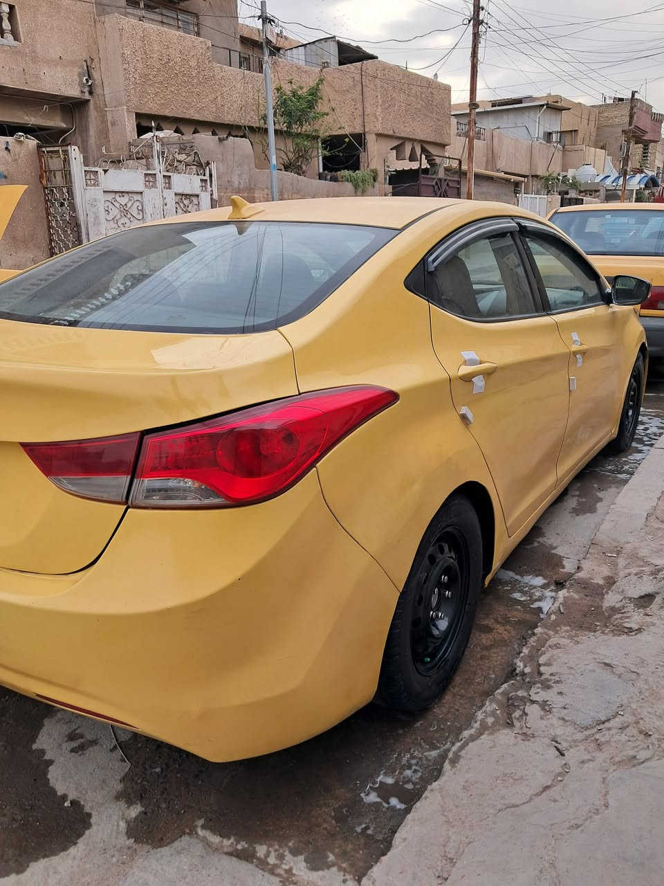 السلام عليكم 
النترا 2012 مضلع 
سياره مكينه وكير وكهربائيات خير من الله نعمه 
تبريد ثلج 
حادث قطعتين جاملغ امامي الايسر و قبق جنطة بدون دواخل
رقم انكليزي مصفرة هيئه وغرامات بأسمي تحويل ثاني يوم 
سياره مال جناي ما بيها كلوب طافي و منضومه زنون 
السعر 98 وبيها مجال ان شاء الله 
مكاني بغداد الزعفرانيه ***********//***********
