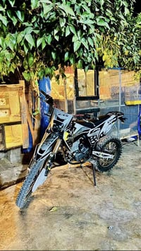 قفاز سي ار اكس محرك 300 موديل 2025طالب علي 1550 وبي مجال للبيع رقم اله...