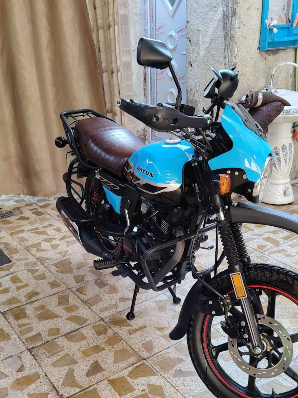 سلام عليكم دراجه دايون جبلي ام الشاصي القوي موديل 2023 طالعه بل 2025 ماشيه 20 الف دراجه كفاله عامعه  مابيه نقص برغي كفاله كفاله تجي وتفحص عنوان بغداد حي اور رقم ***********
