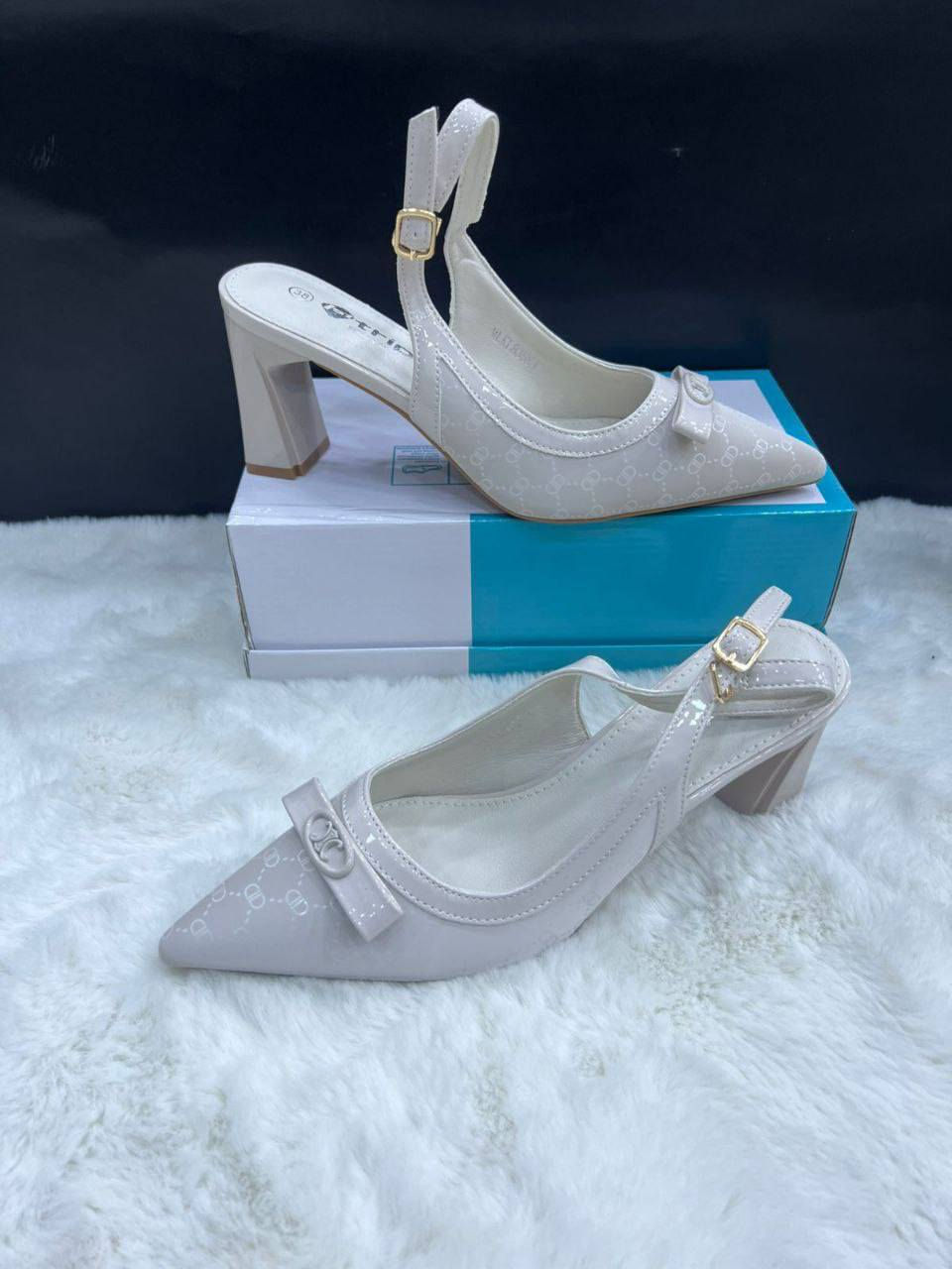 ‏
‏قياسات 37 38 39 40 41 
‏سعر القطعة 20 وبي مجال


**إذا كنت صاحب هذا الإعلان وتريد حذفه لأي سبب، رجاءا أرسل رسالة إلى الدعم الفني**