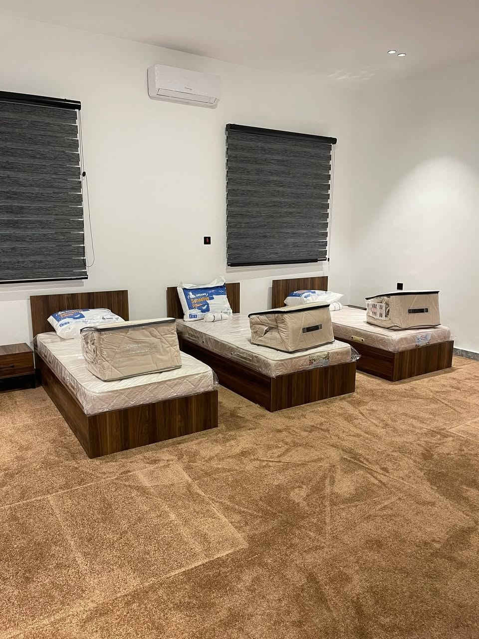 مستعدون لتجهيز غرف نوم شبابية كاملة أو قطع فردية حسب رغبتكم! 🛏️✨ الغرفة الكاملة بسعر 400 ألف وتتضمن سرير، كنتور ببابين، وكوميدي بمجر. كل قطعة متوفرة بسعر خاص! 🏷️ تجدونا في كربلاء، طريق النجف، قرب جامعة العميد. 📍 يوجد توصيل لكافة المحافظات! 🚚


**إذا كنت صاحب هذا الإعلان وتريد حذفه لأي سبب، رجاءا أرسل رسالة إلى الدعم الفني**