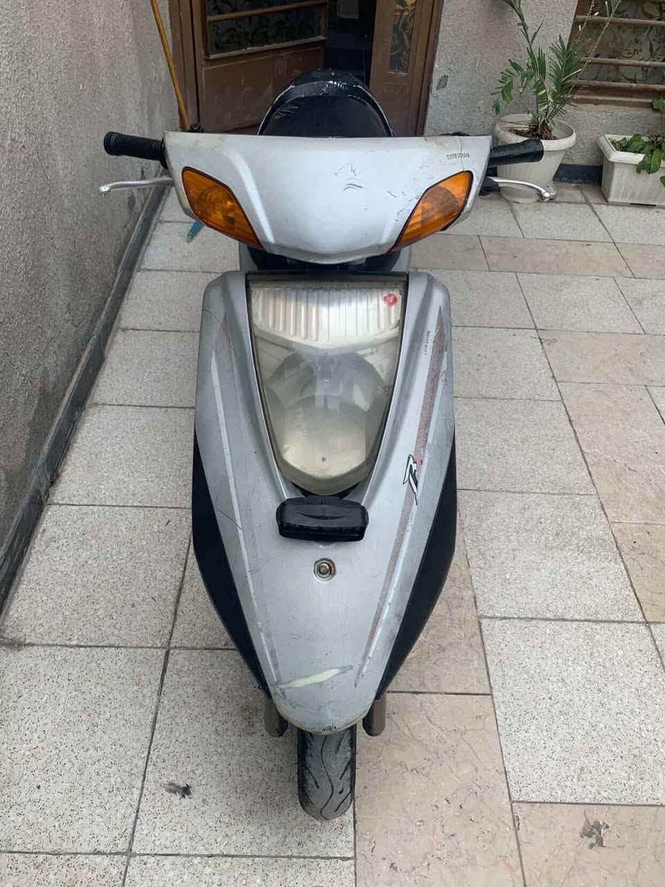 سلام عليكم بريز نظيفه كلش مكينه برغي ممفتوح بيها شلعه ومعدل نكره سلف مختمه كله كهرباء شغاله اوراق كامله سعر ٦٠٠ بيها مجال  بسيط مكاني البياع

متواجد واتساب ***********
