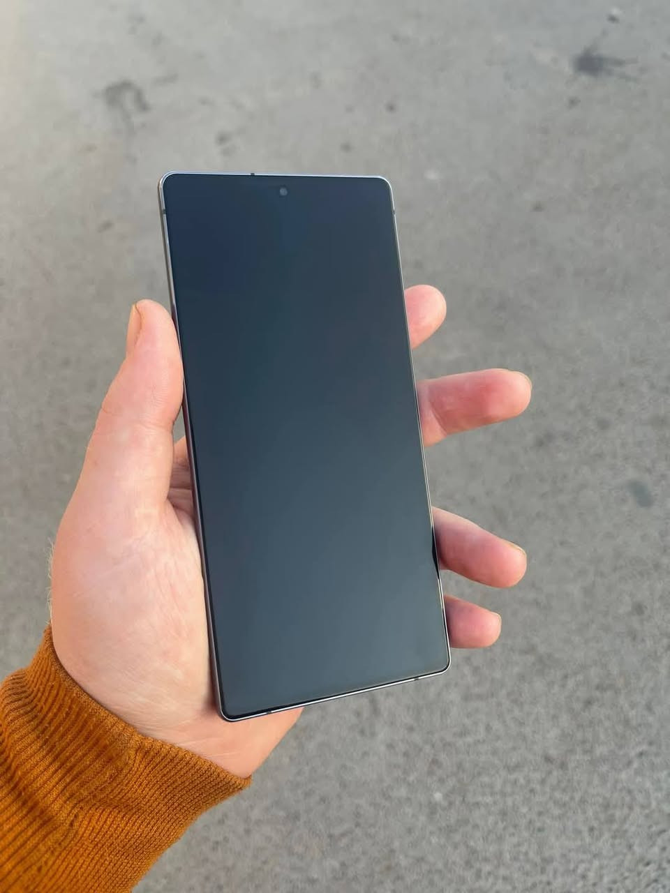 سامسونك نوت 20 العادي
200 الف وبيه مجال بسيط
***********
