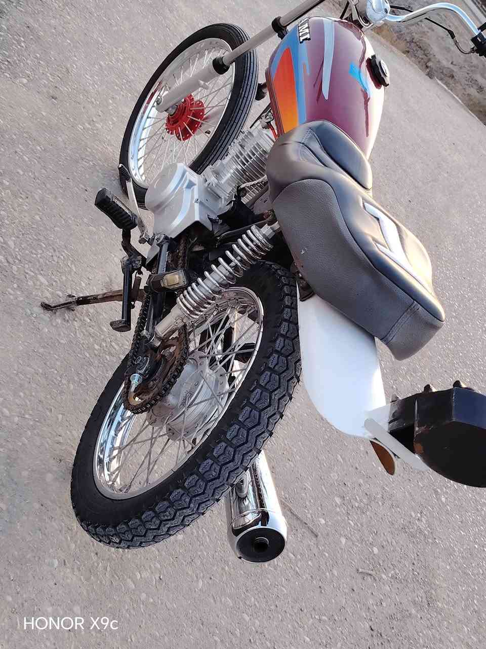 سلام عليكم دراجه نامه له بيع كلك كلك دراجه مديل ٢٣ دراجه مفتوحه بس ولفات باقي كله كفاله شاصي قطرت لحيم ما بيه رقمي ***********
