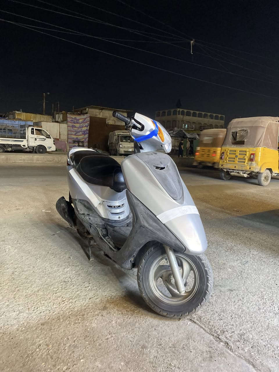 بريز نكره سلف كابريتر اصلي سلف اصلي وكفرات اصلي ول فشكه بلاد ماطاكه ودراجه ترايك للبصره بيهه كلشي شغال شلعه معدل فول بس بيهه شويه صوت كلج فقط رايده ٤٥٠بي مجال بسيط مكاني بغداد رصافه ***********
