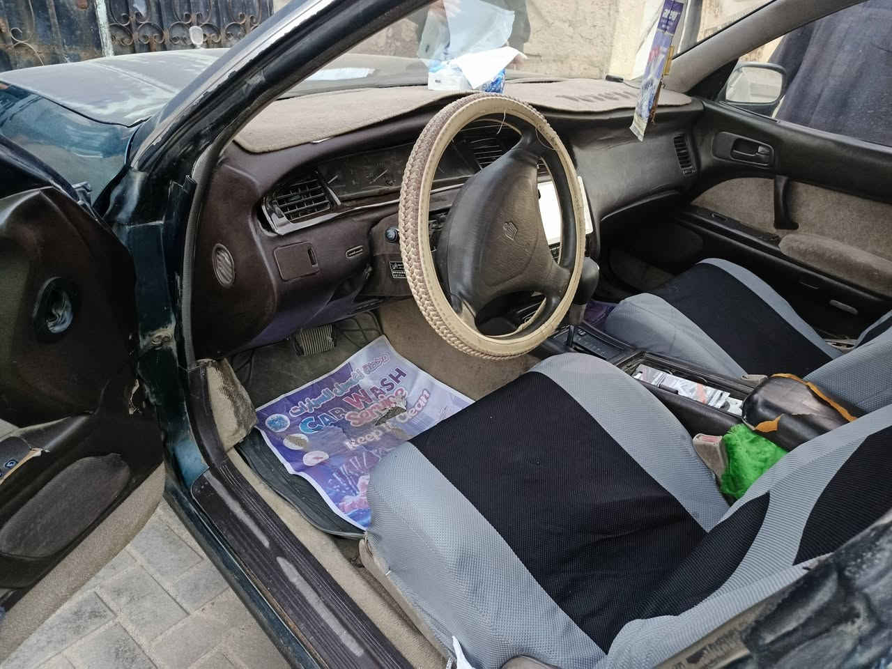 السلام عليكم ‏‪***********‬‏
بطة متصل 1992 لون زيتوني 
مكفولة من الكصه والعيب الشرعي
رقم بصرة 
محرك كير  2500 ديلكو شرط 
بيع او مراوس
مكان السيارة البصرة المعقل 
سعر 48$ سعر مناسب 
‏‪***********‬‏
