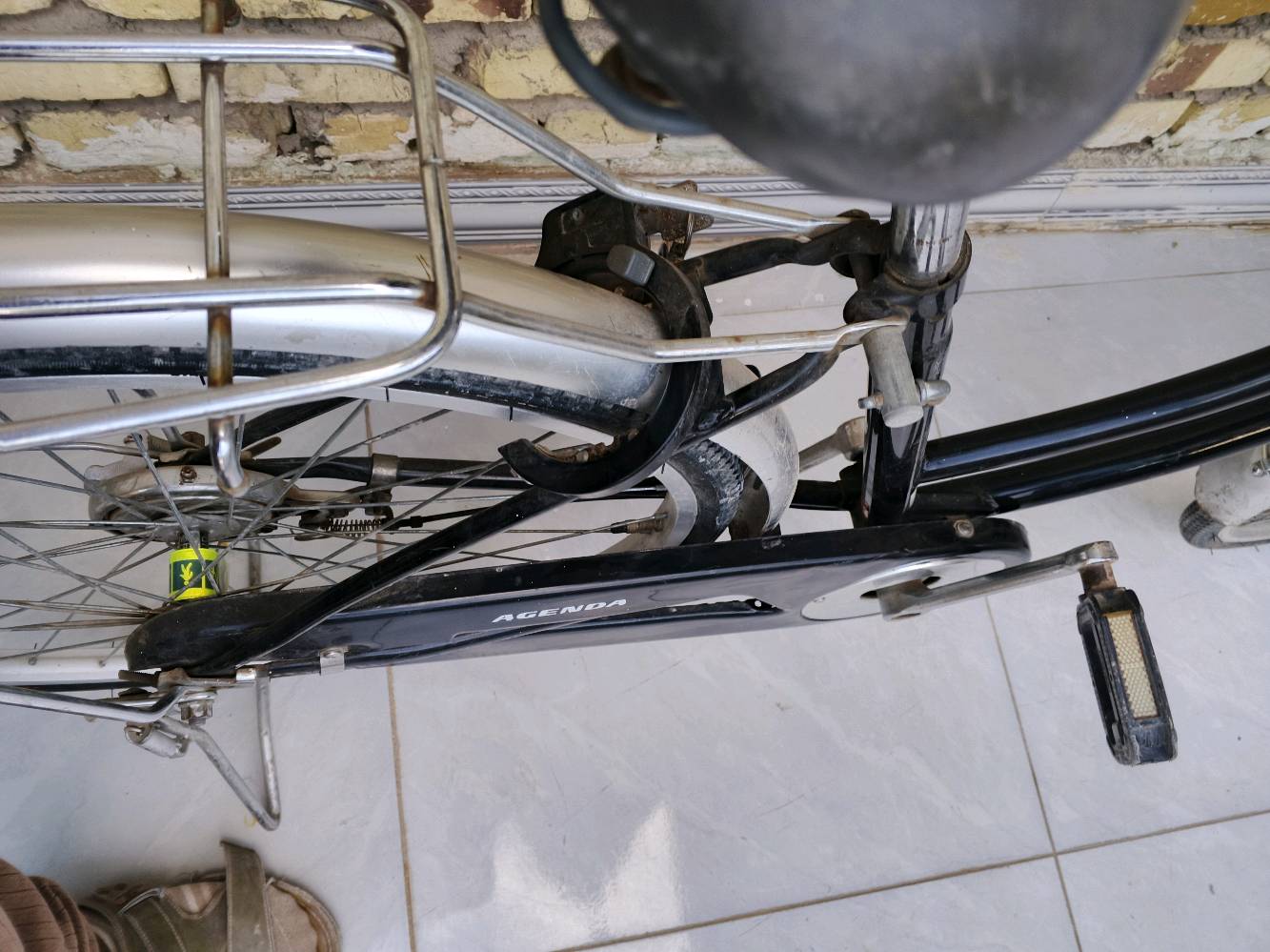 السلام عليكم بايسكل بناتي للبيع نظيف حجم 26 تايرات جدد مكاني الكوت الخاجيه السعر90 وبي مجال 