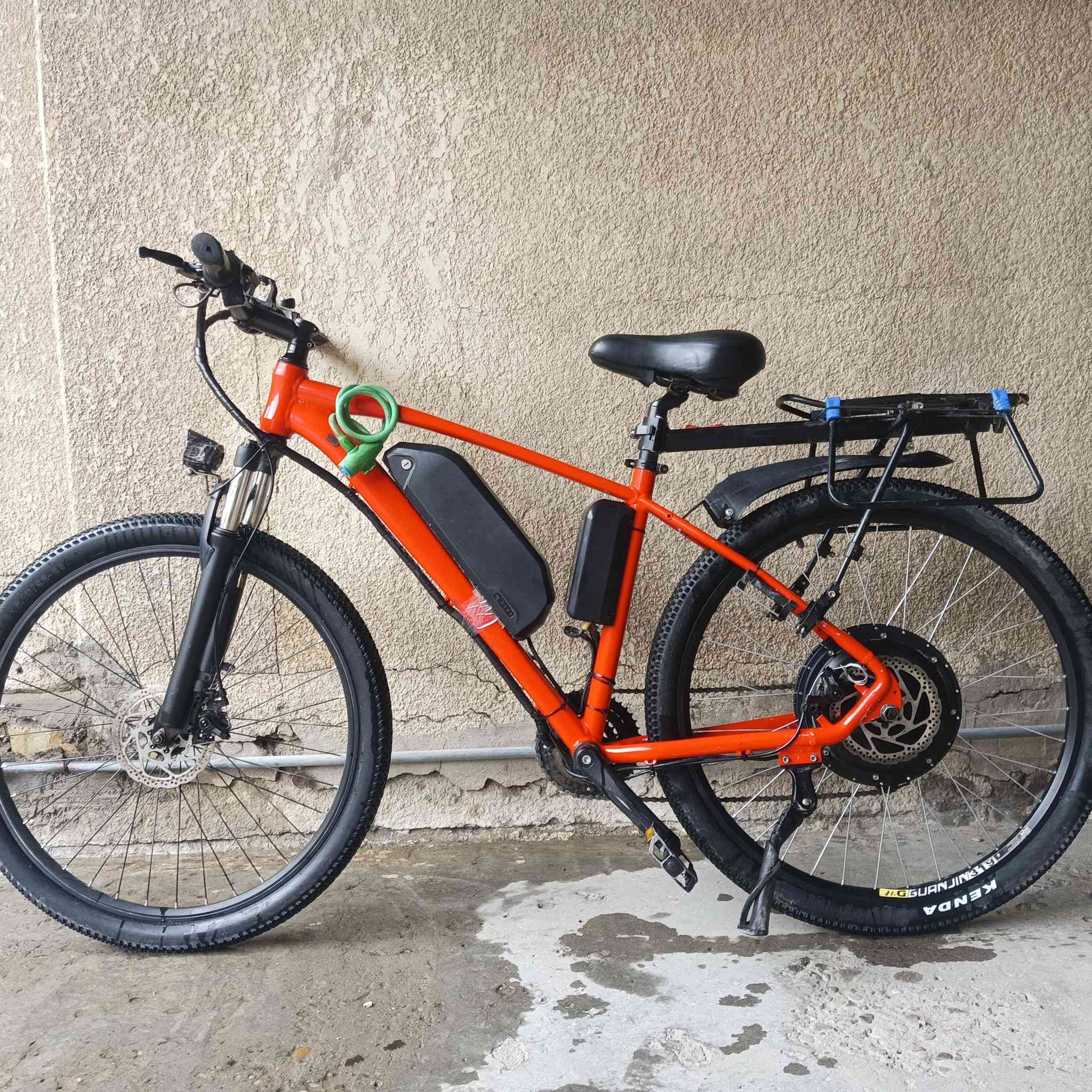 بايسكل شحن للبيع نظيف بعده جديد صار 4 أشهر من ماخذه من حسن وحسين وصل الشراء كذلك موجود ماخذه ب 1,075
بطاريه ليثوم نظام سليتر ومساعد و يصير بس بايسكل
يمشي مسافه من 35 كيلوا الى 40كيلوا 

5 سرع سرعته 40 حقيقي الى 45

مكاني بغداد الشعب 

تواصل خاص او الرقم 

***********
