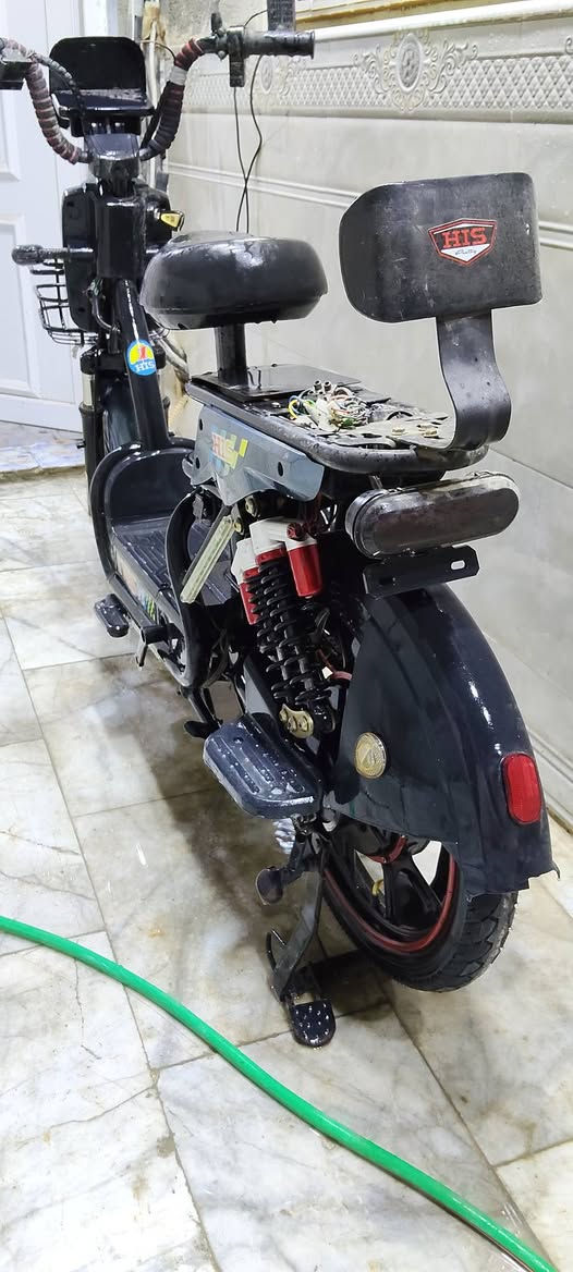 بايسكل شحن للبيع بدون بطاريات الكشن الوره موجود انطيني سعرك ونتفاهم


**إذا كنت صاحب هذا الإعلان وتريد حذفه لأي سبب، رجاءا أرسل رسالة إلى الدعم الفني**