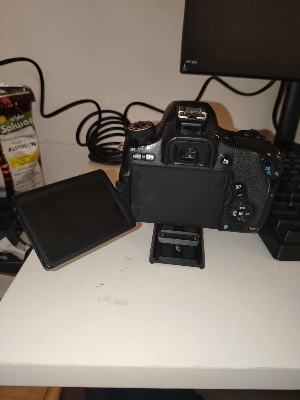 كامرة كانون للبيع بسعر مناسب جدا بيع متوازي عليهه كلش نظيفة 
عنوان ديالى بعقوبة للشراي يتصل على الرقم
***********
