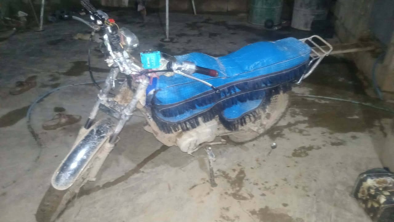 مطور للبيع السعر 200
رقم الهاتف 
***********
