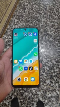 هونر X8 • ذاكره ١٢٨ • شاشه مبدله