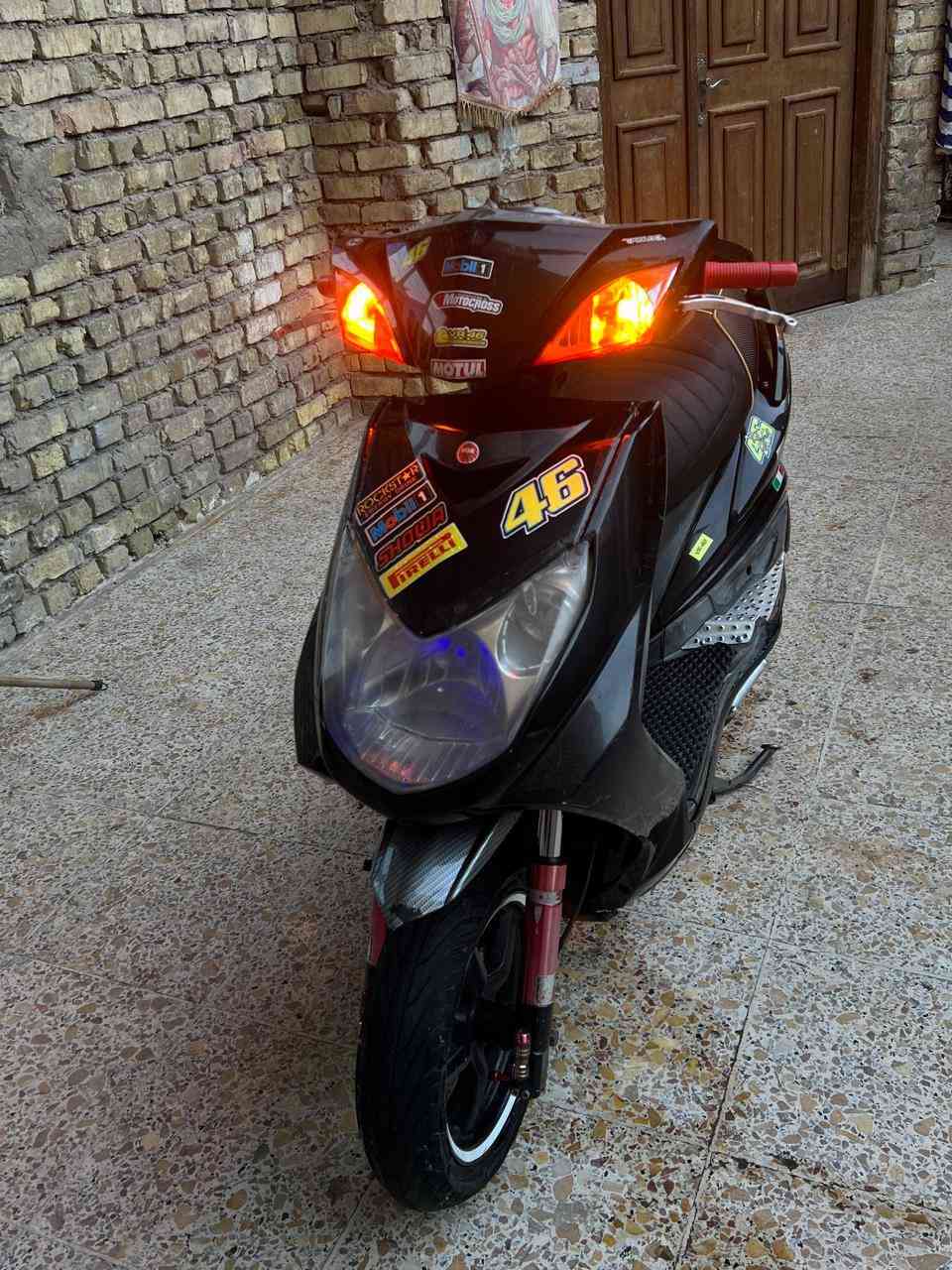 سلام عليكم سكنس فحل للبيع كلها مزوده يدات وصدر امامي خلفي وفلاوين وكلجات ومكينه جبيره الاتصال على الرقم ***********
