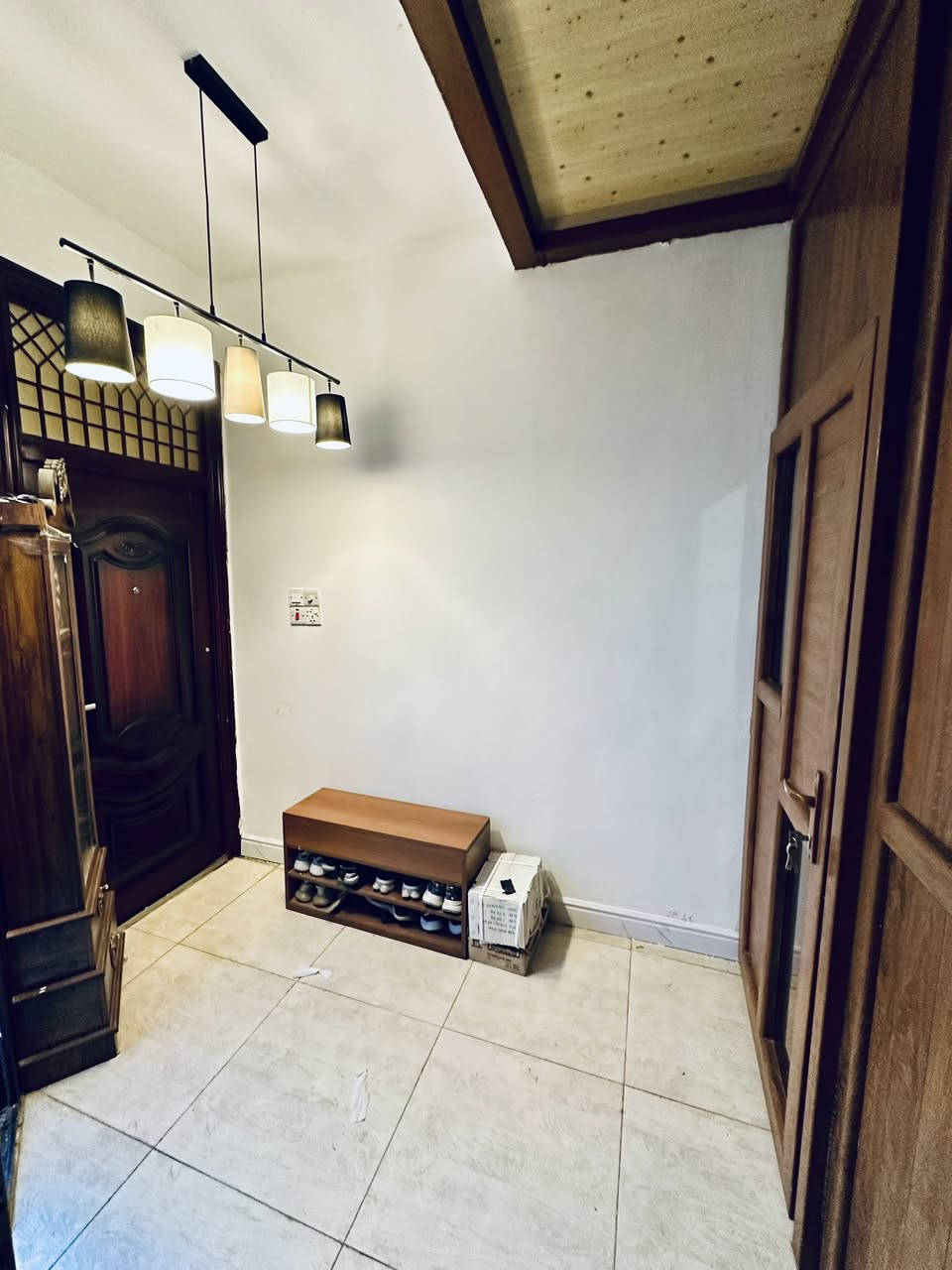 سلام عليكم
بيت للبيع جكوك شارع 15 قرب شارع  عشرين جهة الكاظمة طابو (طابو)المساحة 120 متر بيت كامل ما ناقصة شي الطابق الاول غرفتين نوم اكبار واستقبال وصالة وحديقة وكراج خارجي ومطبخ وحمام ومنور وفوك مسوي ساندويج بيتونة جبيرة وغرفة مخلي بيها غراض وسطح جبير الفوك ينكعد بي مرتب الواجه 6.20
للستفسار خاص او اتصل ع رقم (السعر مناسب)
***********
