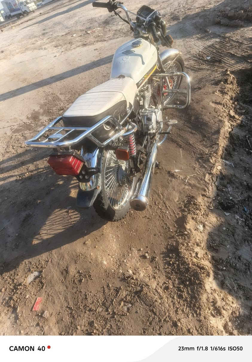 ايراني اربع قير موديل 23 فراغه كامله عنوان بغداد السعر 500٠ ***********
