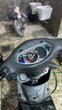 للبيع كامكو جي فور مكفوله حاويه ختم واحد محرك مامفتوح زنون شادله كهربا...