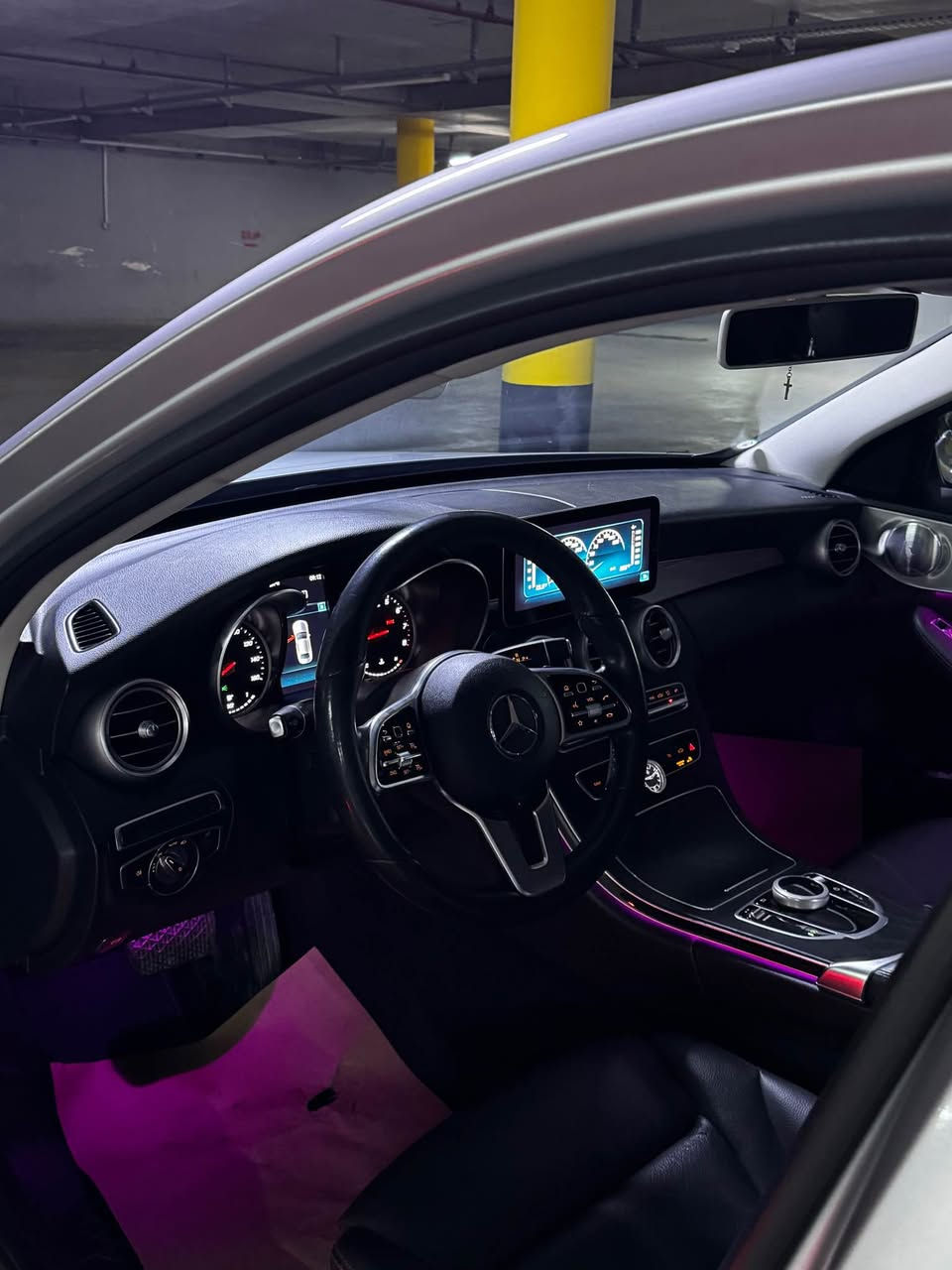 Mercedes-Benz C300 4MATIC | 2020

* محرك 2.0 Turbo
* الممشى: 58,000 كم
* نظام الدفع 4MATIC
* فتحة سقف (Sunroof)
* نظام صوت Burmester
* إضاءة داخلية متعددة الألوان (Ambient Lighting)
* تدفئة للمقاعد

ملاحظات:

* صبغ جاملغ أمامي وخلفي.
* بدون أرباك.

السعر المطلوب: 245 ورقة، ويوجد مجال للتفاوض.

للاستفسار: ***********
التواصل عبر واتساب فقط أربيل, العراق
