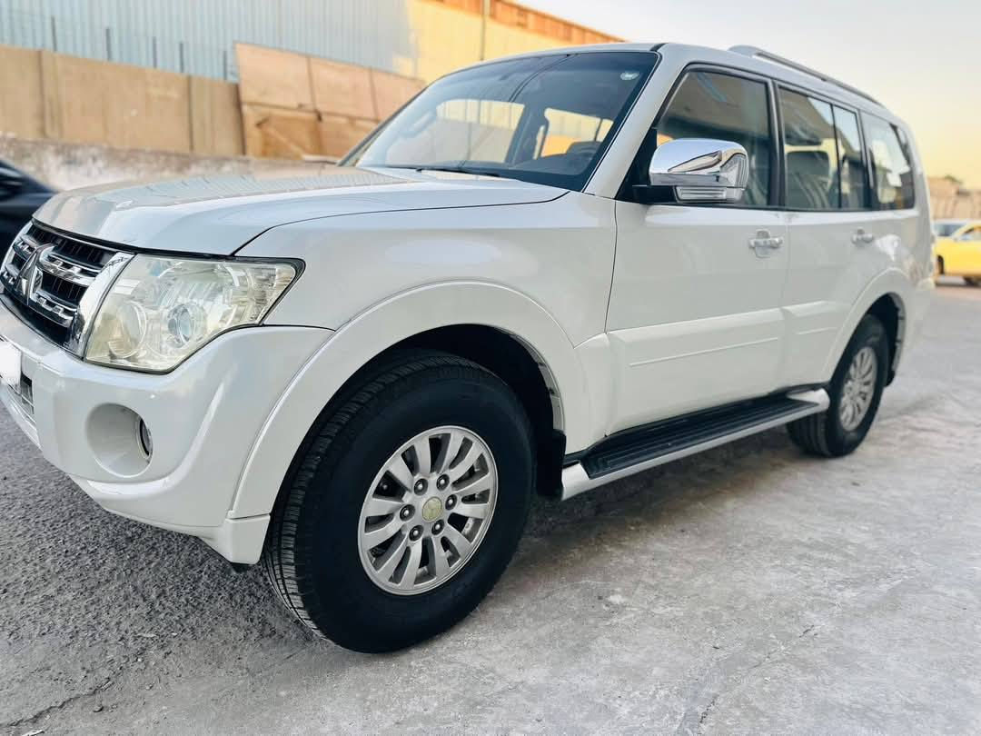 بسم الله الرحمن الرحيم
السلام عليكم 
(سيارة باجيرو)🚙
موديل (2012)
مكفولة كفالة عامة 
المواصفات:
مري شفط 
دفع رباعي 
محرك 3500 المرغوب 
شاشة 
كامرة 
تحكمات استرين 
7 راكب 
دوشمه جديدة 

السيارة جديدة بمعنى الكلمة 
رقمها اربيل بأسمي اتريد تحويل ثاني يوم اتريد وكالة 

السعر (170)وبيها مجال 
الاتصال والاستفسار ***********
ديالى بعقوبة
