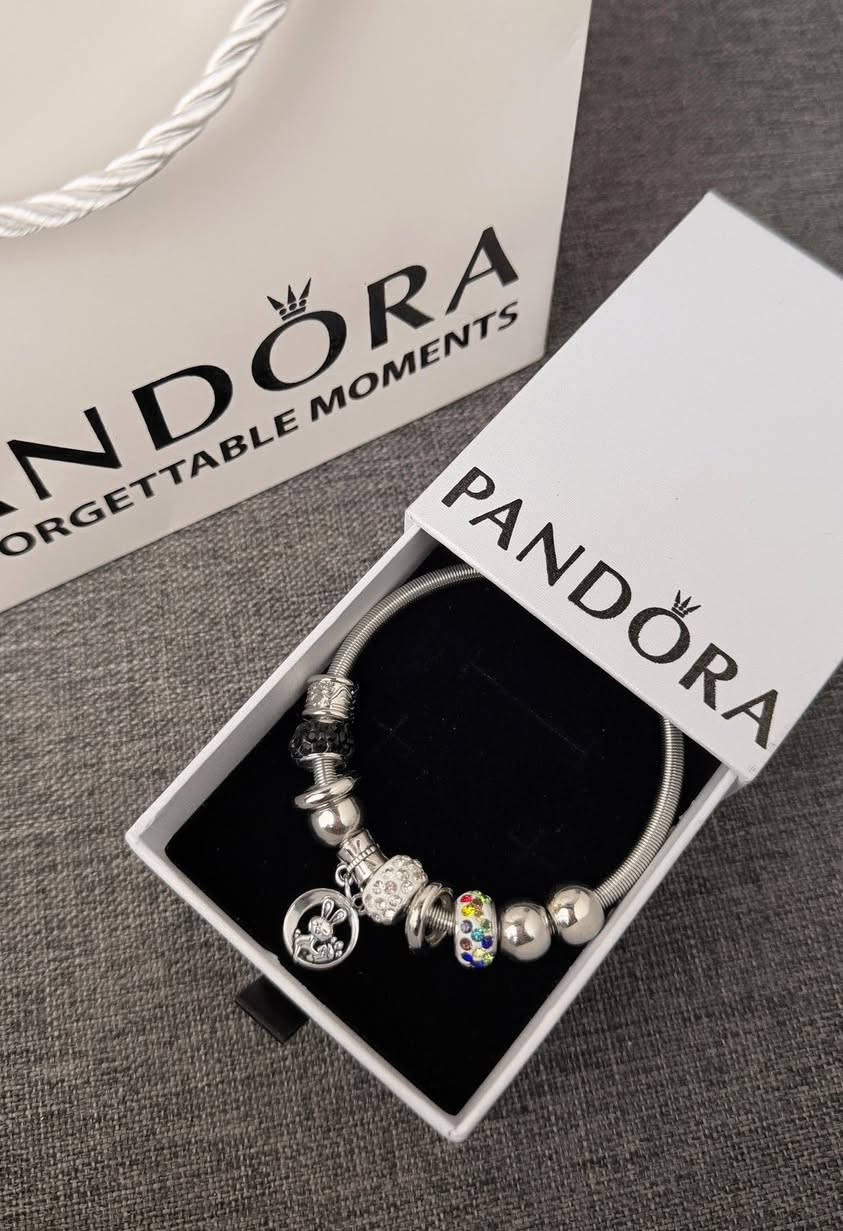 ✨ أسـاور باندورا مع تشارمز ✨

💎 أسورة أنيقة مع تشارمز مختلفة تضيف لمسة فخامة
❤️ أكثر من 20 شكل تشارمز متوفر 
🎁 مناسبة للهدايا وأعياد الميلاد والمناسبات


**إذا كنت صاحب هذا الإعلان وتريد حذفه لأي سبب، رجاءا أرسل رسالة إلى الدعم الفني**
