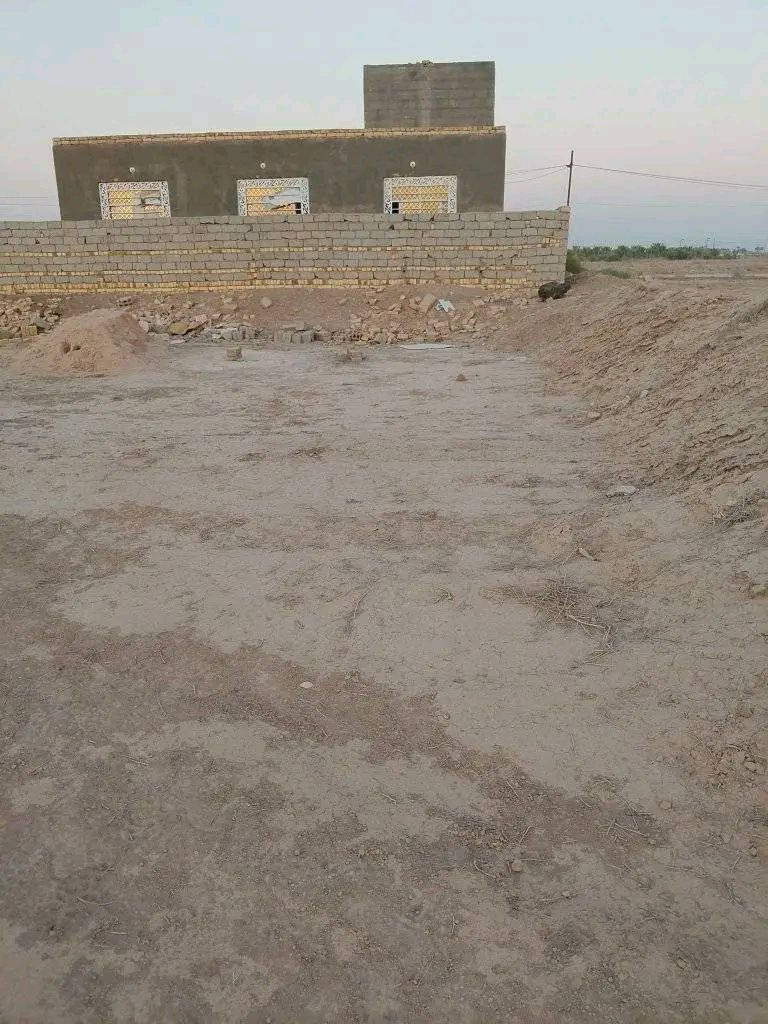 السلام عليكم قطعه زراعي للبيع في هور الجبور مساحه 180متر الواجه 10والنزال 18بكاع صباح بشارع 30 خلف بيت منصور مسجله بالطابو سند 25 كل خدمات متوفرة ماء كهرباء مولدة تفاصيل أكثر على الخاص او الاتصال عل رقم ***********
