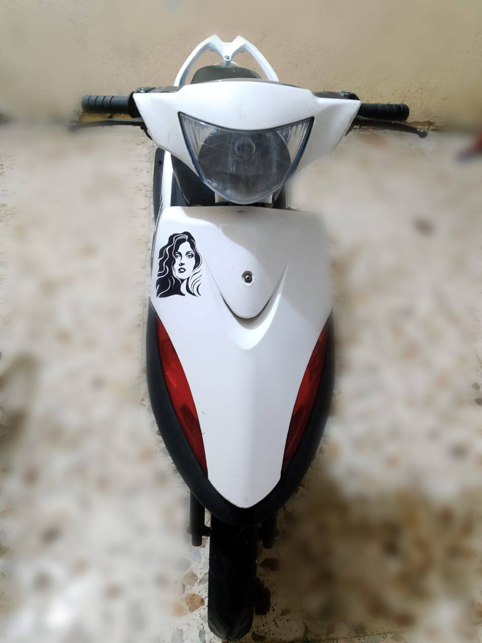 سلام عليكم دراجه ماكس عدله

بوشتها 50 خير من الله مشي ونعومه 

كهربائيات كامله شغاله من طول للطول 
 
لايت زنون 🔦

ويل مشيف رياضي 🛞
 
اكزوز رياضي fm 🦾

السعر 450 وبيها مجال للطيبين
عنواني : ناصريه مركز  
للستفسار  :***********  للتوضيح فقط خاص واتصال
